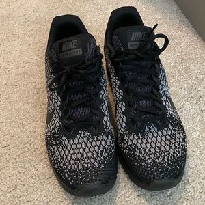 Nike Air Max Sequent 2 Size 10